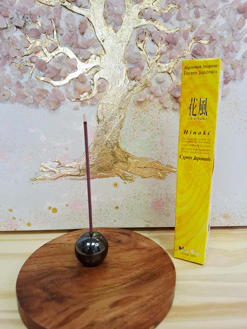 Encens japonais Ka fuh au parfum hinoki à retrouver dans la boutique Le Lotus des Sables à La Chaume